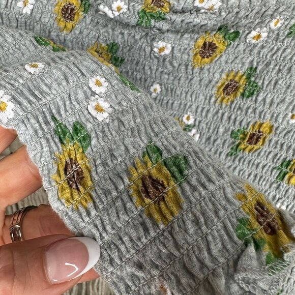 Cold Crush Grey Sunflower Top (Medium) - Picture 3 of 4